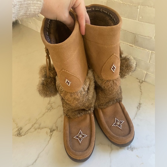 NEW Manitobah Snowy Owl size 10 women boots (waterproof) - Picture 1 of 5